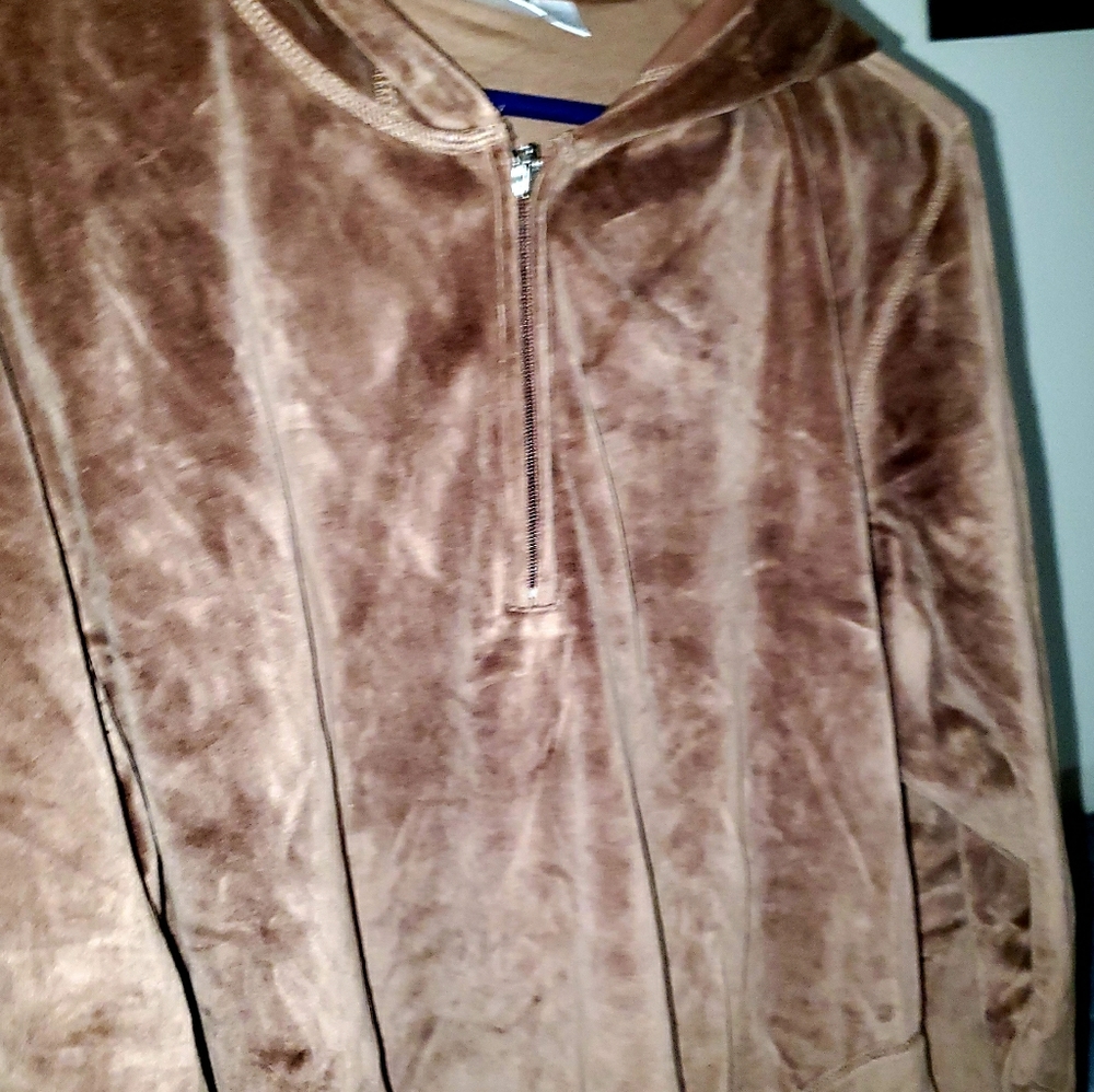 NWOT Sports Savvy soft brown zip up hooded jacket